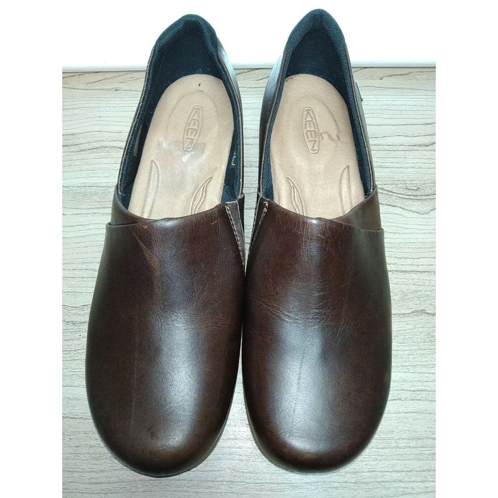 KEEN  9M US / 39.5EU Dark Brown Mora Leather Slip-On Service Clogs w/ Heel